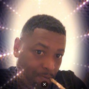 Meet your Posher, Derrick